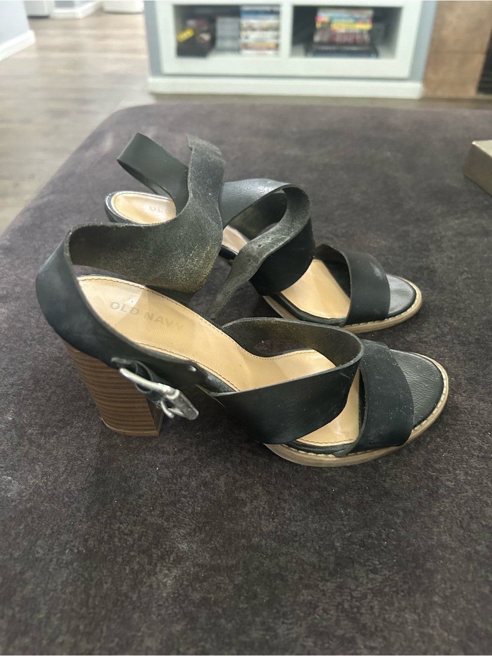 Old Navy Black and Tan Women's Block Heel Sandals